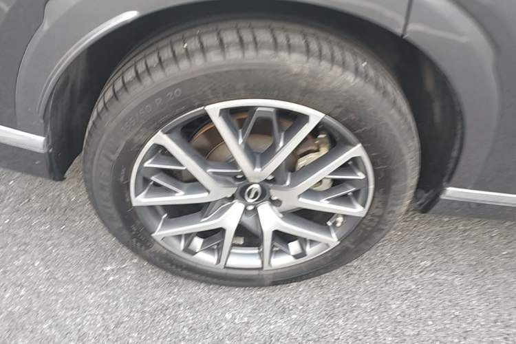 Used GAC Trumpchi GS8 2024 Dual-Motor Series 2.0TM Two-Wheel Drive Premium Edition Right Rear Wheel Hub