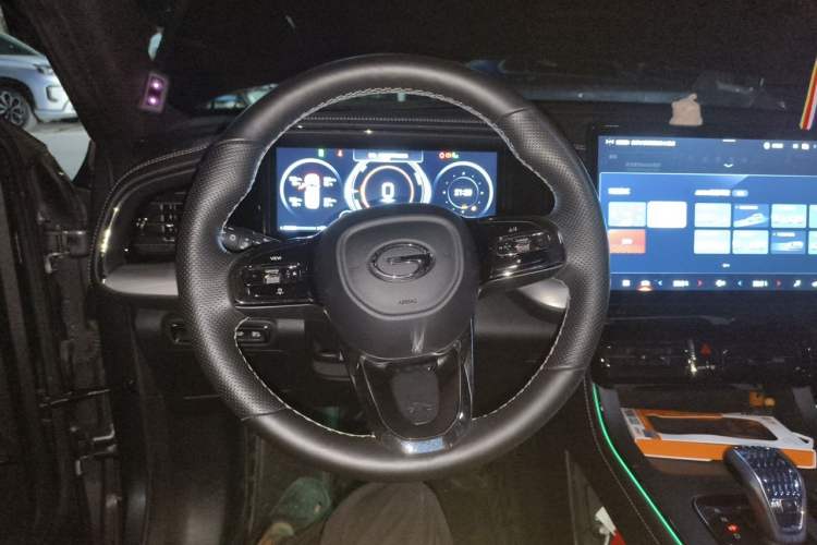 Used GAC Trumpchi GS8 2024 Dual-Motor Series 2.0TM Two-Wheel Drive Premium Edition Steering Wheel