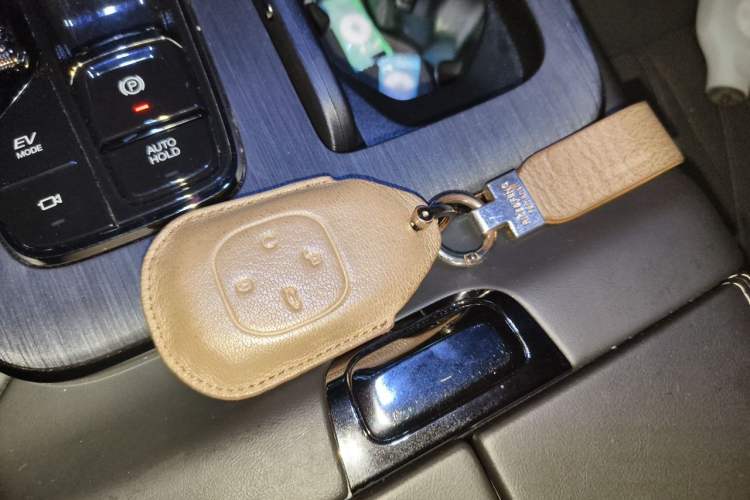 Used GAC Trumpchi GS8 2024 Dual-Motor Series 2.0TM Two-Wheel Drive Premium Edition Vehicle Key
