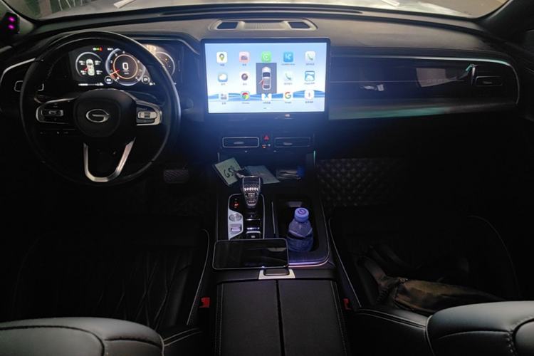 Used GAC Trumpchi GS8 2024 Linghang Series 2.0 TGDI Two-Wheel Drive Luxury Smart Connectivity Version Center Console