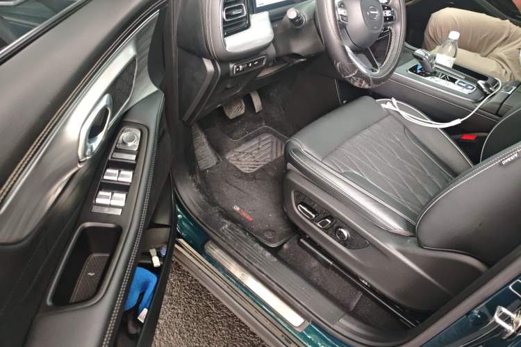 Used GAC Trumpchi GS8 2024 Linghang Series 2.0 TGDI Two-Wheel Drive Luxury Smart Connectivity Version Driver Seat