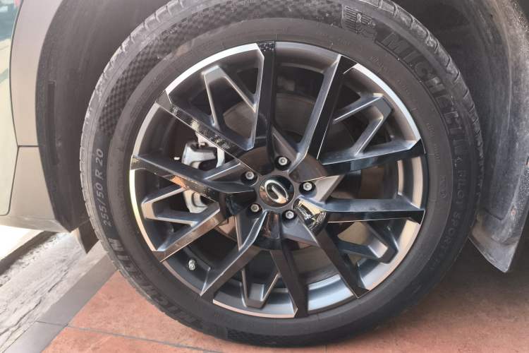 Used GAC Trumpchi GS8 2024 Linghang Series 2.0 TGDI Two-Wheel Drive Luxury Smart Connectivity Version Exterior 4