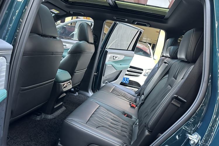 Used GAC Trumpchi GS8  Interior 13
