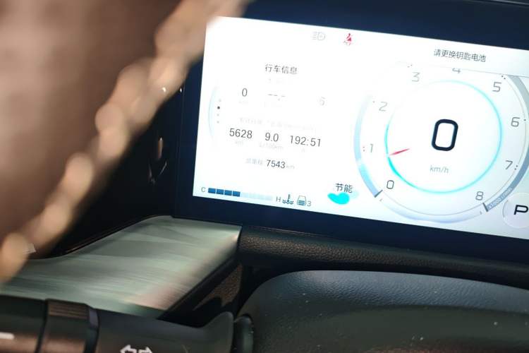 Used GAC Trumpchi GS8 2024 Linghang Series 2.0 TGDI Two-Wheel Drive Luxury Smart Connectivity Version Odometer Close Up