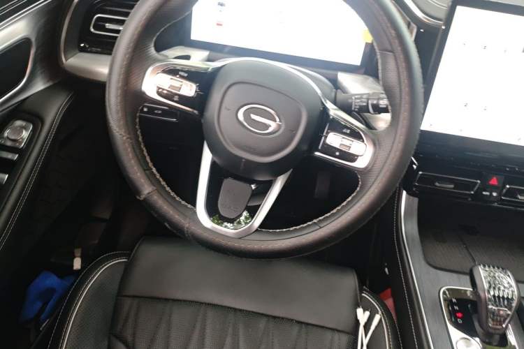 Used GAC Trumpchi GS8 2024 Linghang Series 2.0 TGDI Two-Wheel Drive Luxury Smart Connectivity Version Steering Wheel