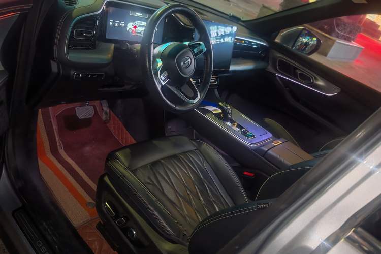 Used GAC Trumpchi GS8 2024 Linghang Series 2.0 TGDI Two-Wheel Drive Luxury Smart Connectivity Version Interior 2
