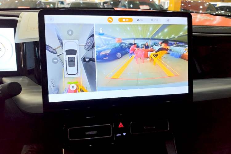 Used GAC Trumpchi GS8 2024 Linghang Series 2.0 TGDI Two-Wheel Drive Luxury Smart Connectivity Version Audio And AC Panel