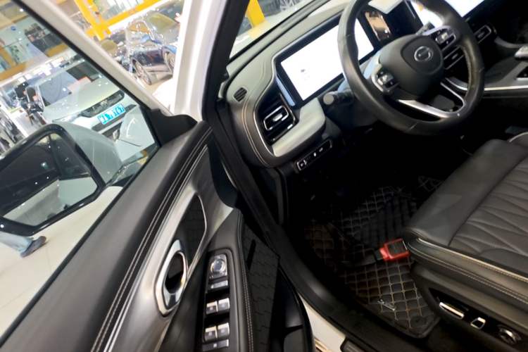 Used GAC Trumpchi GS8 2024 Linghang Series 2.0 TGDI Two-Wheel Drive Luxury Smart Connectivity Version Driver Seat