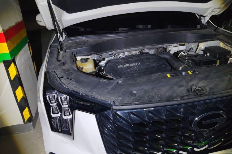 Used GAC Trumpchi GS8 2024 Linghang Series 2.0 TGDI Two-Wheel Drive Luxury Smart Connectivity Version Engine Bay Right