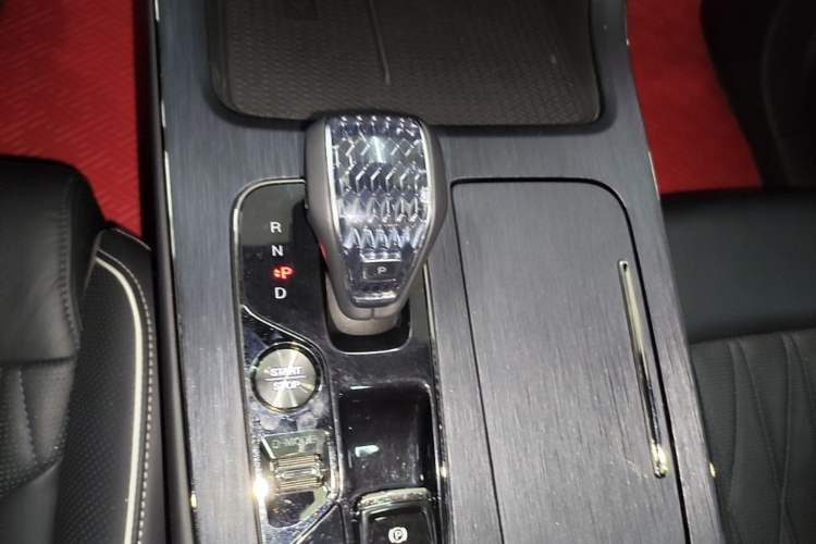 Used GAC Trumpchi GS8 2024 Dual-Motor Series 2.0TM Two-Wheel Drive Premium Edition Gear Lever