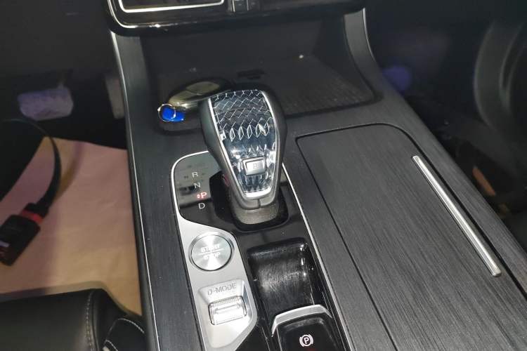 Used GAC Trumpchi GS8 2024 Linghang Series 2.0 TGDI Two-Wheel Drive Luxury Smart Connectivity Version Gear Lever