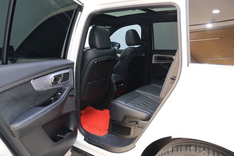 Used GAC Trumpchi GS8 2024 Dual-Motor Series 2.0TM Two-Wheel Drive Premium Edition Interior 2