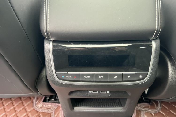 Used GAC Trumpchi GS8 2024 Linghang Series 2.0 TGDI Two-Wheel Drive Luxury Smart Connectivity Version Interior 3