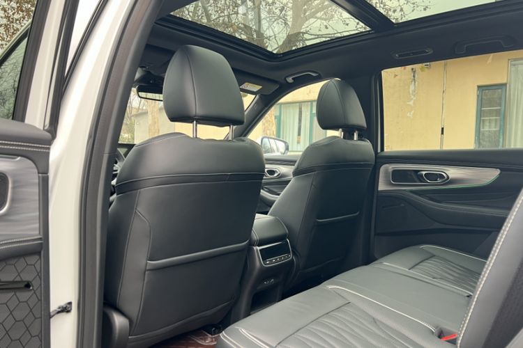 Used GAC Trumpchi GS8 2024 Linghang Series 2.0 TGDI Two-Wheel Drive Luxury Smart Connectivity Version Interior 6