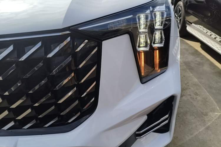 Used GAC Trumpchi GS8 2024 Linghang Series 2.0 TGDI Four-Wheel Drive Luxury Smart Connectivity Version Left Front Headlight