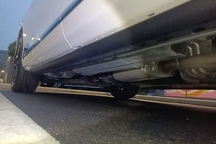 Used GAC Trumpchi GS8 2024 Dual-Motor Series 2.0TM Two-Wheel Drive Premium Edition Left Side Sill
