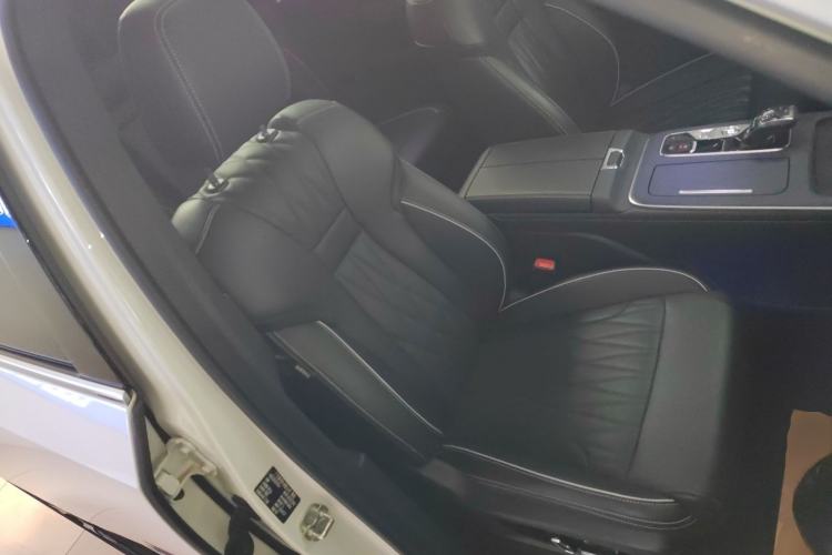 Used GAC Trumpchi GS8 2024 Linghang Series 2.0 TGDI Two-Wheel Drive Luxury Smart Connectivity Version Right Front Seat