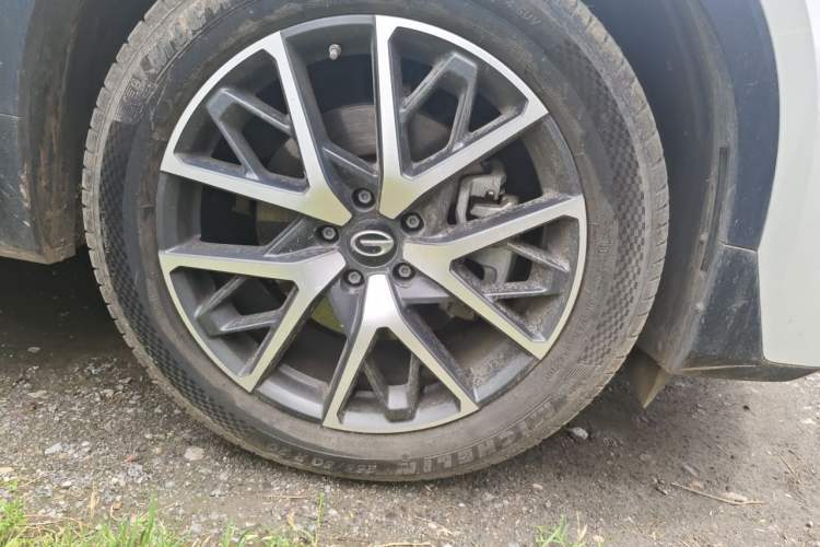 Used GAC Trumpchi GS8 2024 Linghang Series 2.0 TGDI Two-Wheel Drive Luxury Smart Connectivity Version Right Front Wheel Hub