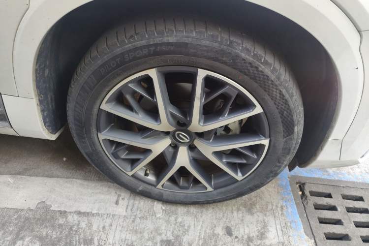 Used GAC Trumpchi GS8 2024 Dual-Motor Series 2.0TM Two-Wheel Drive Premium Edition Right Front Wheel Hub