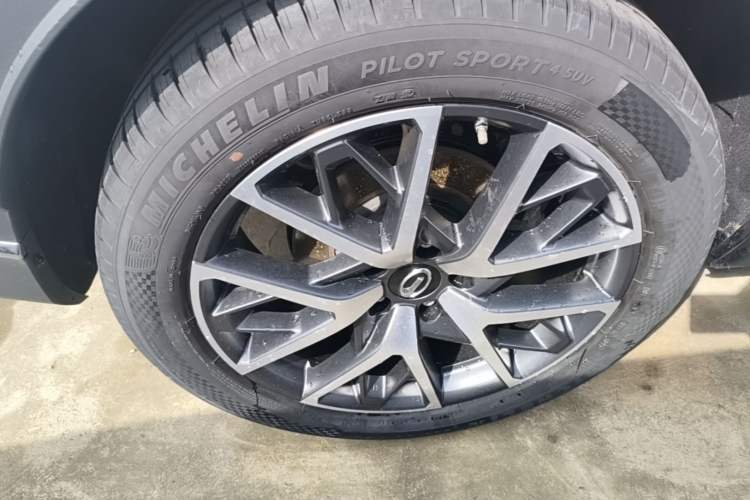 Used GAC Trumpchi GS8 2024 Linghang Series 2.0 TGDI Four-Wheel Drive Luxury Smart Connectivity Version Right Rear Wheel Hub