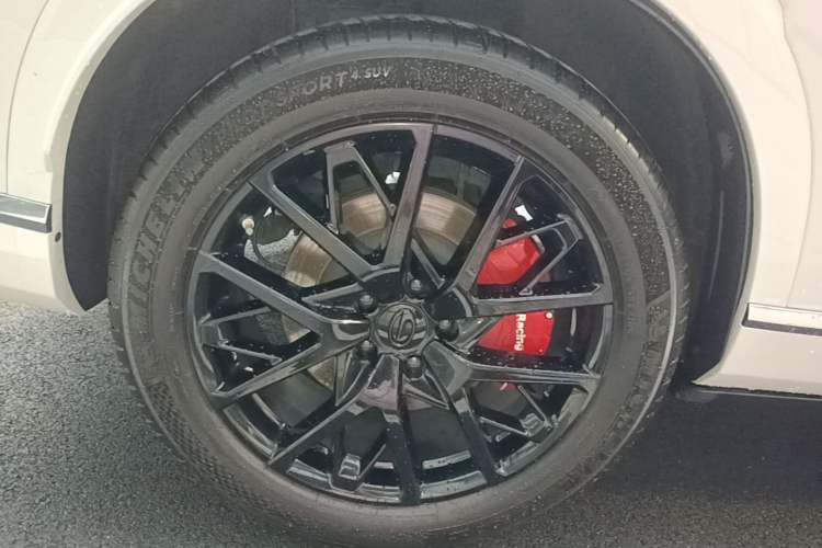 Used GAC Trumpchi GS8 2024 Dual-Motor Series 2.0TM Two-Wheel Drive Premium Edition Right Rear Wheel Hub