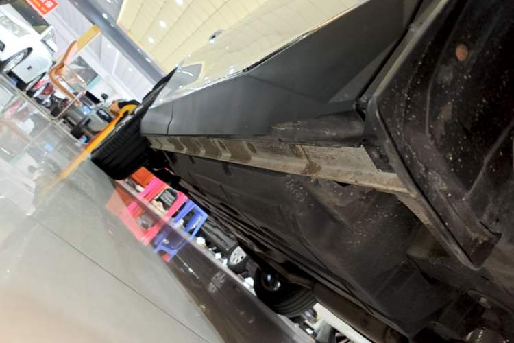 Used GAC Trumpchi GS8 2024 Linghang Series 2.0 TGDI Two-Wheel Drive Luxury Smart Connectivity Version Right Side Sill
