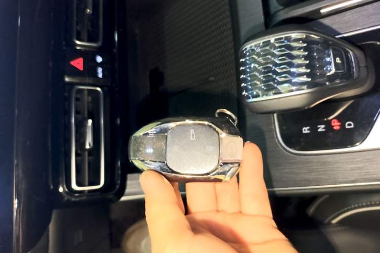 Used GAC Trumpchi GS8 2024 Linghang Series 2.0 TGDI Two-Wheel Drive Luxury Smart Connectivity Version Vehicle Key