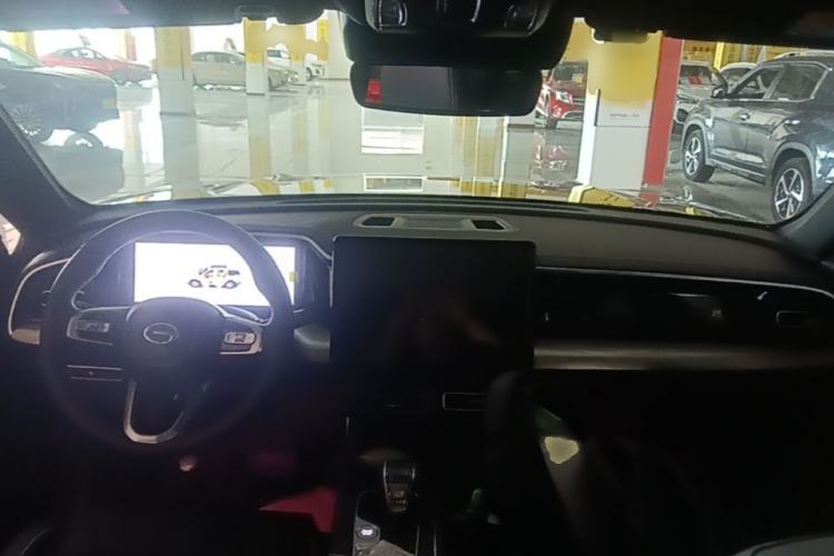 Used GAC Trumpchi GS8 2025 Linghang Series 2.0 TGDI Four-Wheel-Drive Luxury Edition 5 Seats Center Console