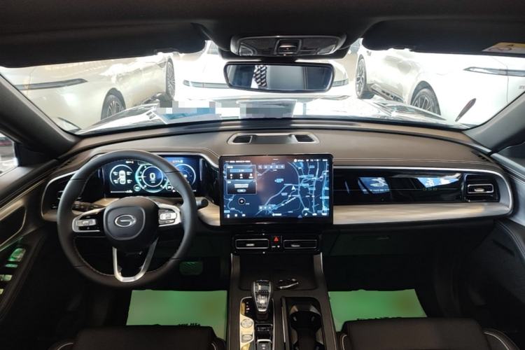 Used GAC Trumpchi GS8 2025 Linghang Series 2.0 TGDI Two-Wheel-Drive Luxury Edition 5 Seats Center Console