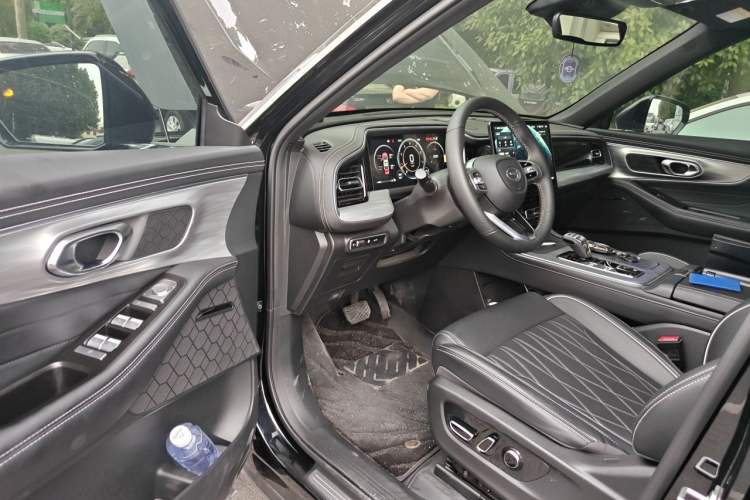 Used GAC Trumpchi GS8 2025 Linghang Series 2.0 TGDI Two-Wheel-Drive Luxury Edition 5 Seats Driver Seat