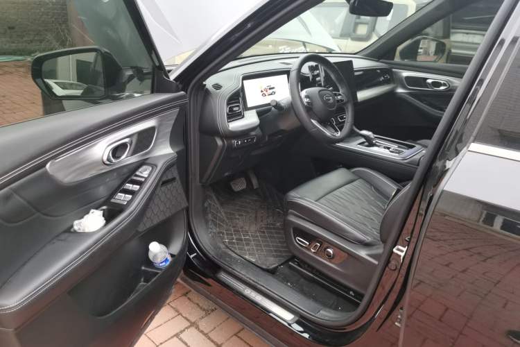 Used GAC Trumpchi GS8 2025 Linghang Series 2.0 TGDI Four-Wheel-Drive Luxury Edition 5 Seats Driver Seat