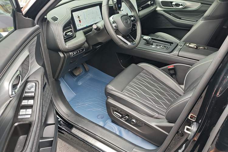 Used GAC Trumpchi GS8 2025 Linghang Series 2.0 TGDI Two-Wheel-Drive Luxury Edition 5 Seats Driver Seat