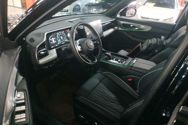 Used GAC Trumpchi GS8 2025 Linghang Series 2.0 TGDI Two-Wheel-Drive Luxury Edition 5 Seats Driver Seat