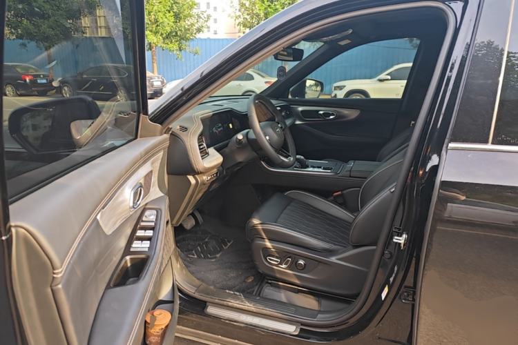Used GAC Trumpchi GS8 2025 Linghang Series 2.0 TGDI Two-Wheel-Drive Luxury Edition 5 Seats Driver Seat