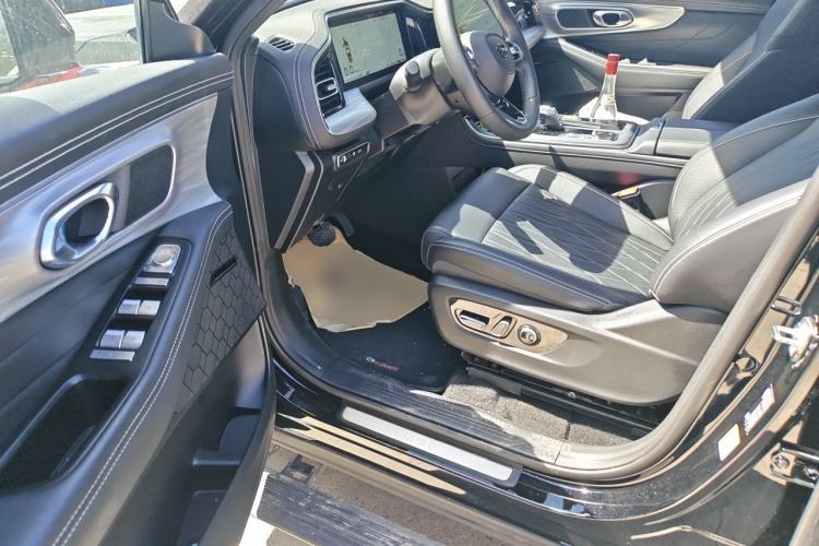 Used GAC Trumpchi GS8 2025 Linghang Series 2.0 TGDI Two-Wheel-Drive Luxury Edition 5 Seats Driver Seat