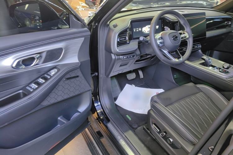 Used GAC Trumpchi GS8 2025 Linghang Series 2.0 TGDI Two-Wheel-Drive Luxury Edition 5 Seats Driver Seat