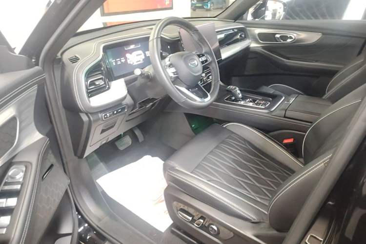 Used GAC Trumpchi GS8 2025 Linghang Series 2.0 TGDI Two-Wheel-Drive Luxury Edition 5 Seats Driver Seat