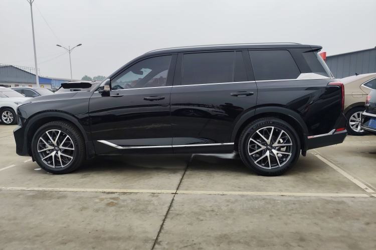 Used GAC Trumpchi GS8 2025 Linghang Series 2.0 TGDI Two-Wheel-Drive Luxury Edition 5 Seats Exterior 2