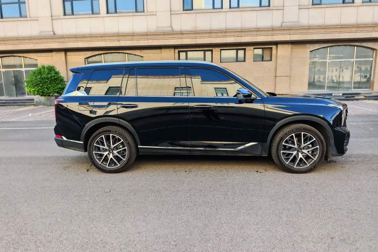 Used GAC Trumpchi GS8 2025 Linghang Series 2.0 TGDI Two-Wheel-Drive Luxury Edition 5 Seats Exterior 2