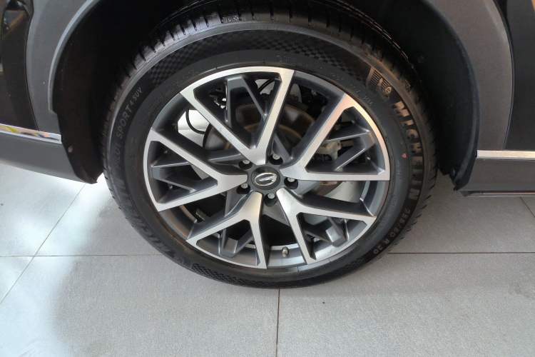 Used GAC Trumpchi GS8 2025 Linghang Series 2.0 TGDI Two-Wheel-Drive Luxury Edition 5 Seats Exterior 3