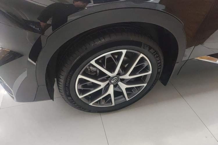 Used GAC Trumpchi GS8 2025 Linghang Series 2.0 TGDI Two-Wheel-Drive Luxury Edition 5 Seats Exterior 4
