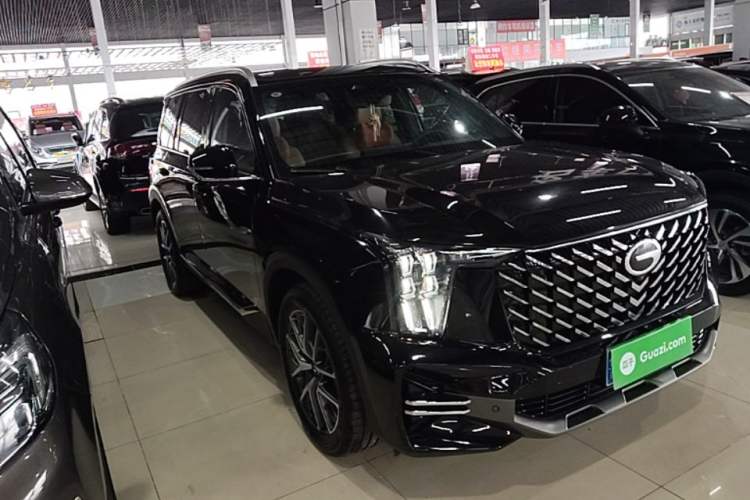 Used GAC Trumpchi GS8 2025 Linghang Series 2.0 TGDI Two-Wheel-Drive Luxury Edition 5 Seats Front Right 45 Deg