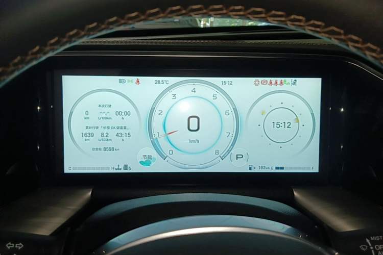 Used GAC Trumpchi GS8 2025 Linghang Series 2.0 TGDI Two-Wheel-Drive Luxury Edition 5 Seats Instrument Cluster