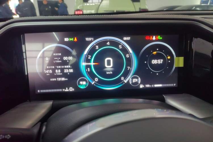 Used GAC Trumpchi GS8 2025 Linghang Series 2.0 TGDI Two-Wheel-Drive Luxury Edition 5 Seats Instrument Cluster