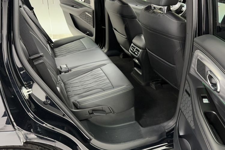 Used GAC Trumpchi GS8 2025 Linghang Series 2.0 TGDI Two-Wheel-Drive Luxury Edition 5 Seats Interior 1