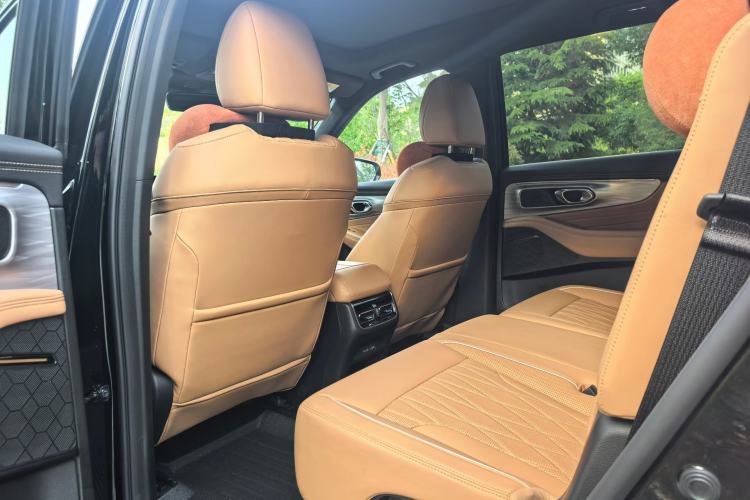 Used GAC Trumpchi GS8 2025 Linghang Series 2.0 TGDI Two-Wheel-Drive Luxury Edition 5 Seats Interior 2