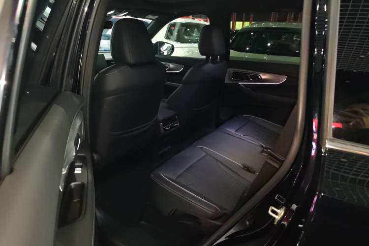 Used GAC Trumpchi GS8 2025 Linghang Series 2.0 TGDI Two-Wheel-Drive Luxury Edition 5 Seats Interior 3