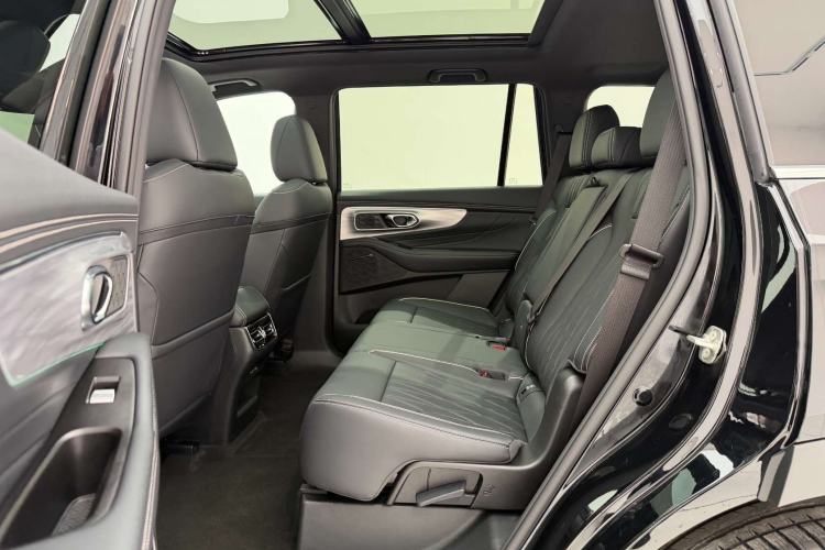 Used GAC Trumpchi GS8 2025 Linghang Series 2.0 TGDI Two-Wheel-Drive Luxury Edition 5 Seats Interior 3