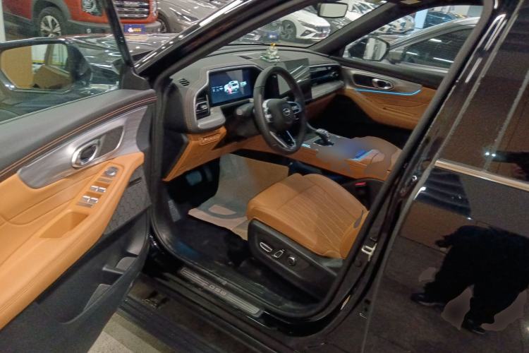 Used GAC Trumpchi GS8 2025 Linghang Series 2.0 TGDI Two-Wheel-Drive Luxury Edition 5 Seats Interior 3