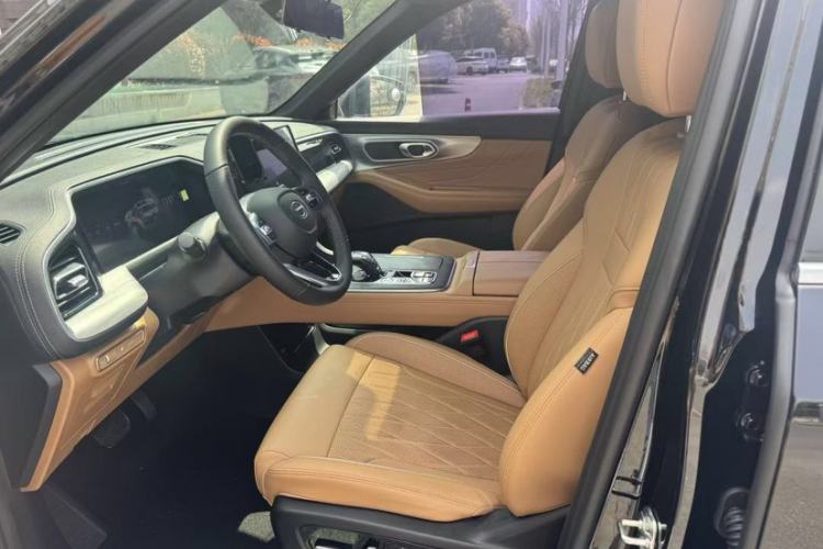 Used GAC Trumpchi GS8 2025 Linghang Series 2.0 TGDI Two-Wheel-Drive Luxury Edition 5 Seats Interior 3